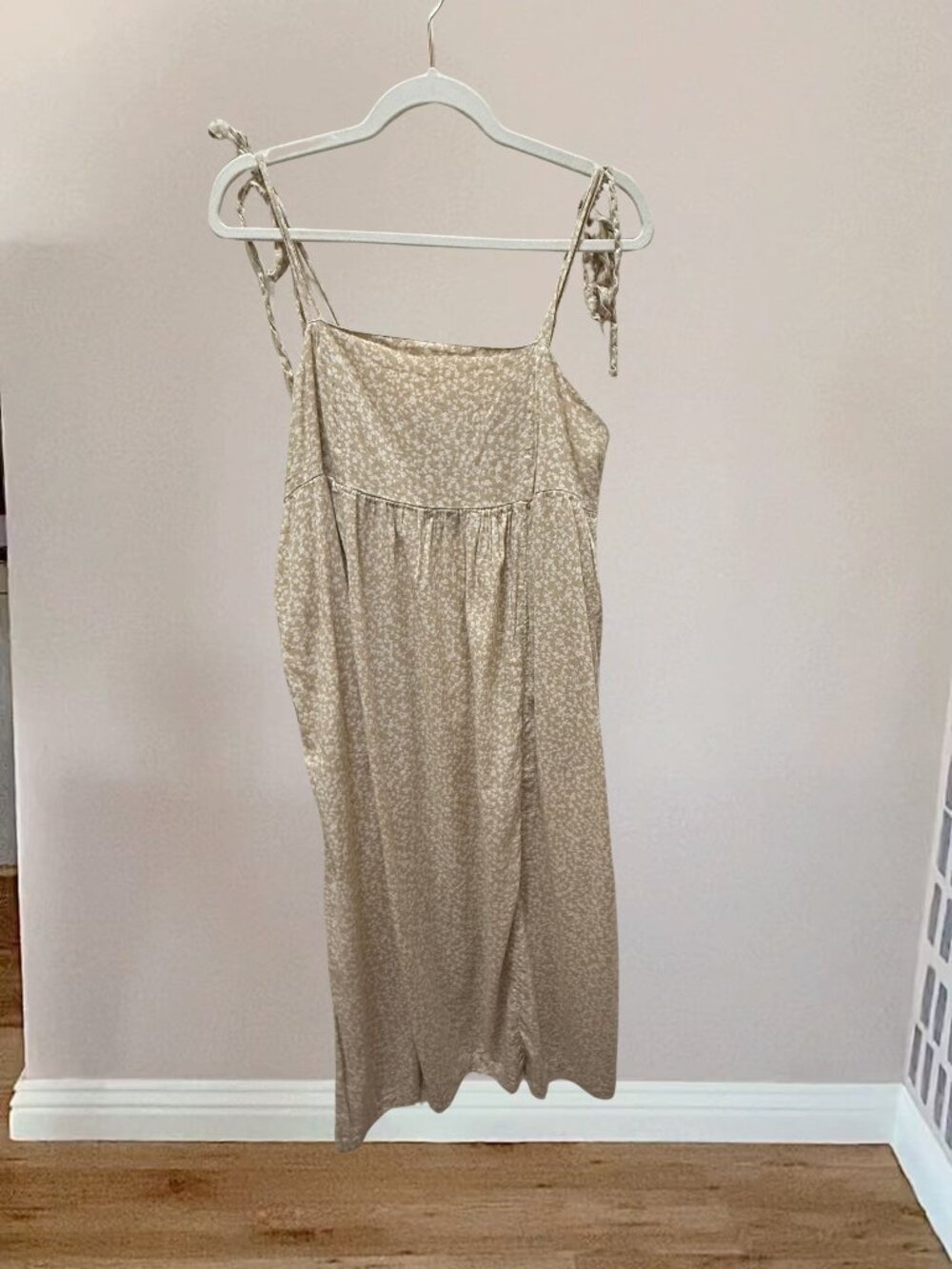 Old Navy Tie-Shoulder Floral Midi Dress (Size Medium)
